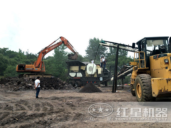 山西臨汾移動煤矸石加工作業現場