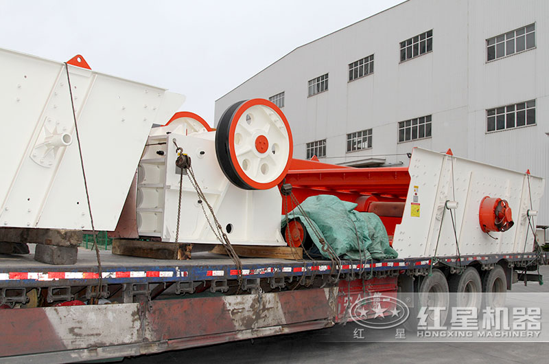 客戶顎式粉碎機裝車現場